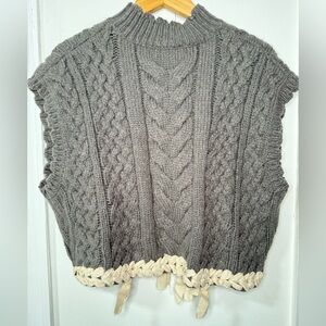Zara boxy grey sweater vest with knot pattern size M-L